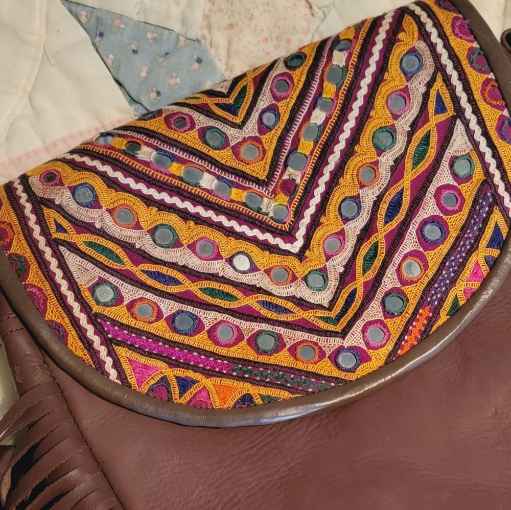 Vtg Leather Fringe Embroidered bag cross body free spirit boho hippie people - Picture 11 of 11